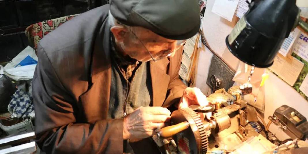 Teknolojiye güvenmedi kendi makinesini yaptı! 55 yıldır üretime devam ediyor 1